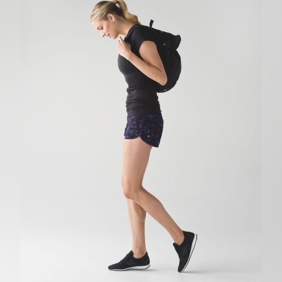 Lululemon Speed Short Mini Hounds Camo Emperor Blue Black/Black Size 4 - Picture 2 of 7
